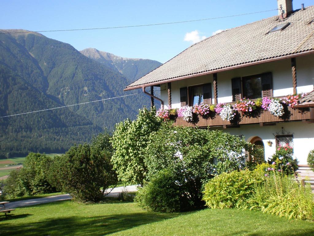 Oberlechnerhof Bed & Breakfast Rasun di Sopra Bagian luar foto