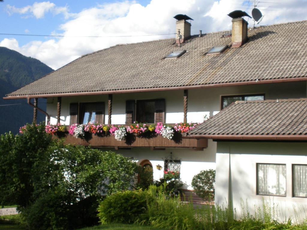 Oberlechnerhof Bed & Breakfast Rasun di Sopra Bagian luar foto