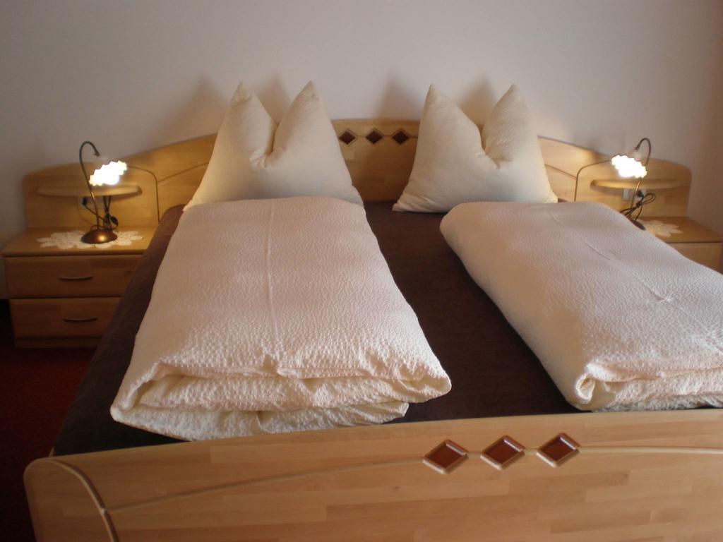 Oberlechnerhof Bed & Breakfast Rasun di Sopra Bagian luar foto