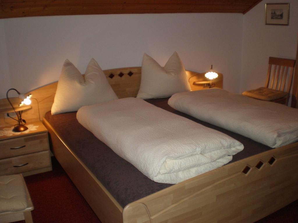 Oberlechnerhof Bed & Breakfast Rasun di Sopra Bagian luar foto