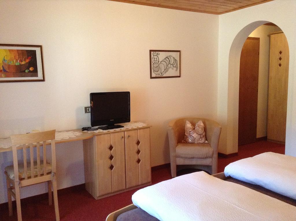 Oberlechnerhof Bed & Breakfast Rasun di Sopra Bagian luar foto