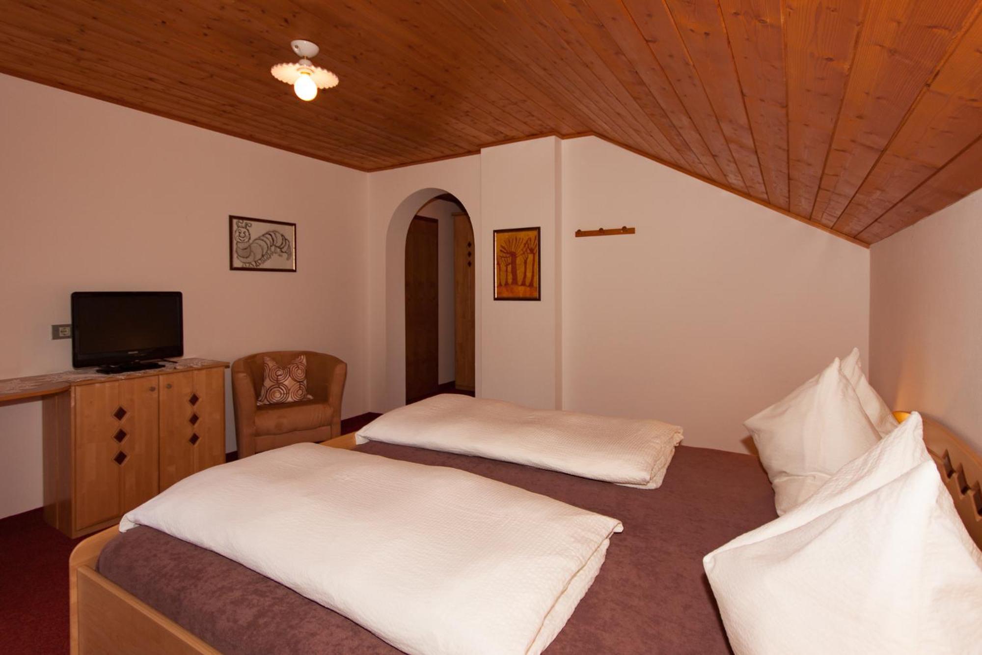 Oberlechnerhof Bed & Breakfast Rasun di Sopra Bagian luar foto