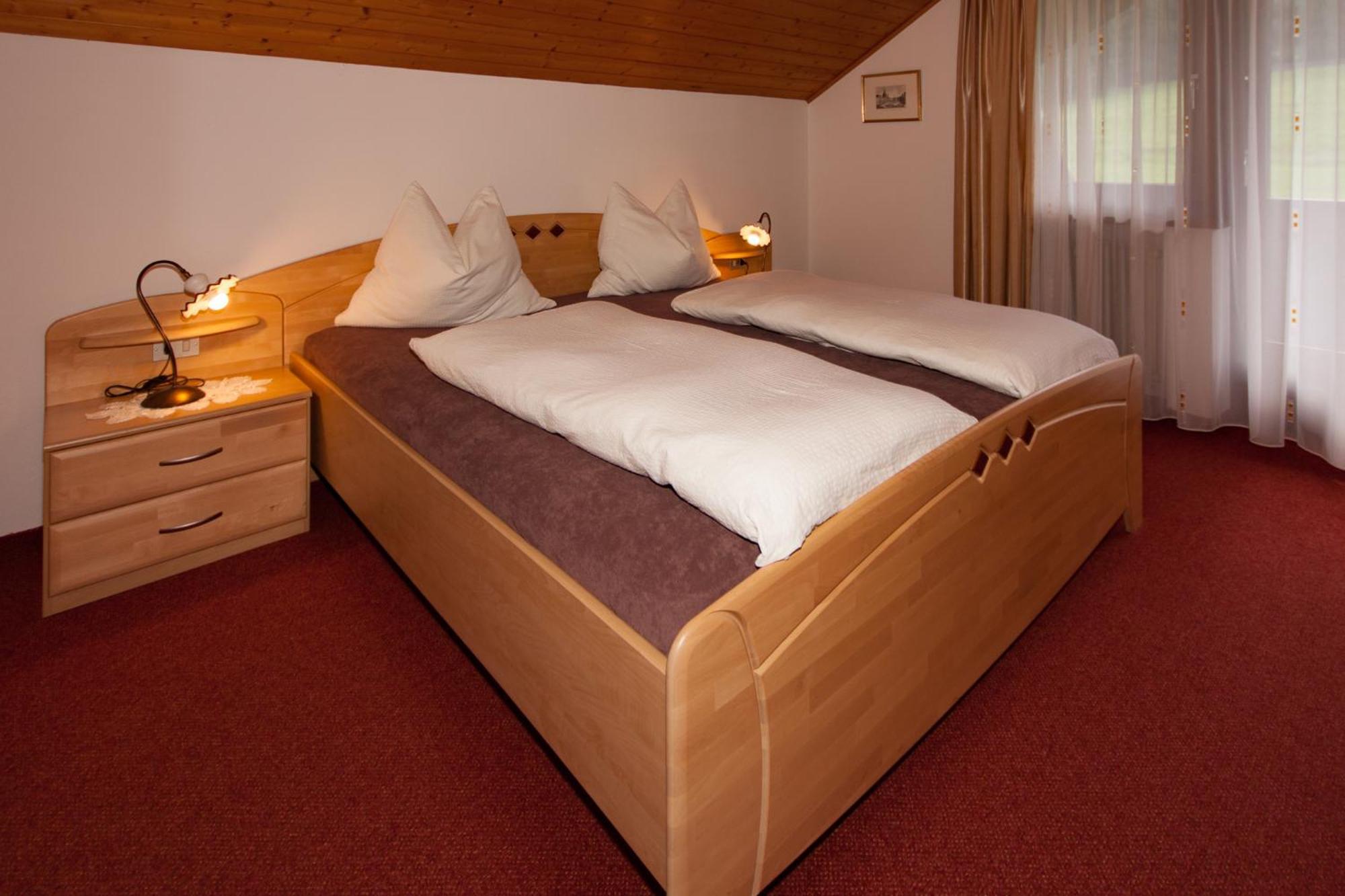 Oberlechnerhof Bed & Breakfast Rasun di Sopra Bagian luar foto