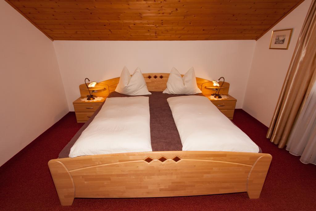 Oberlechnerhof Bed & Breakfast Rasun di Sopra Bagian luar foto