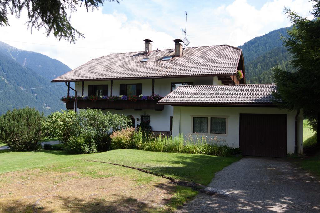 Oberlechnerhof Bed & Breakfast Rasun di Sopra Bagian luar foto