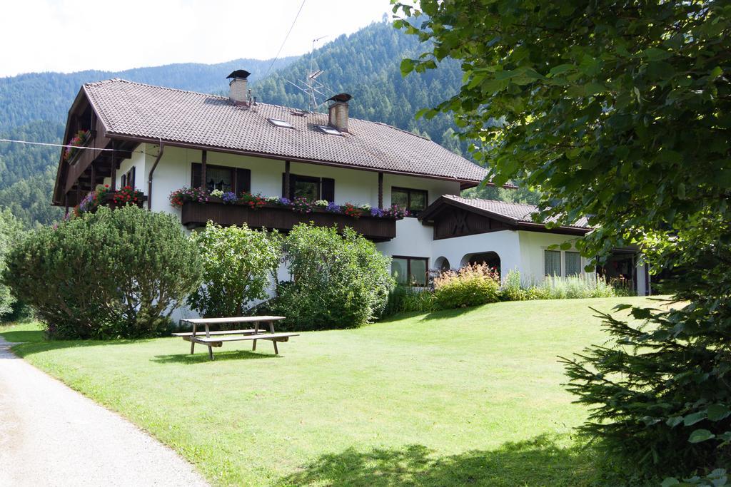 Oberlechnerhof Bed & Breakfast Rasun di Sopra Bagian luar foto