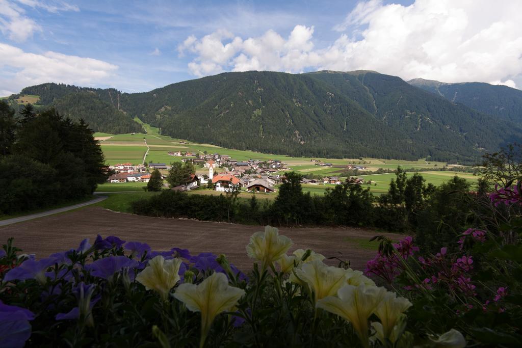 Oberlechnerhof Bed & Breakfast Rasun di Sopra Bagian luar foto