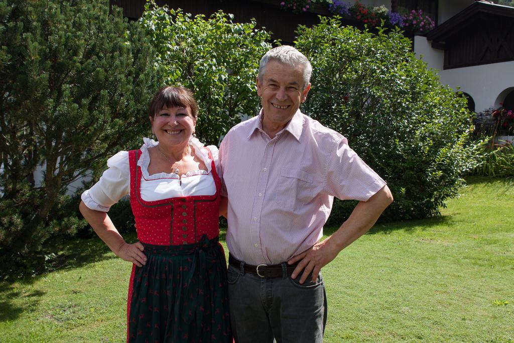 Oberlechnerhof Bed & Breakfast Rasun di Sopra Bagian luar foto