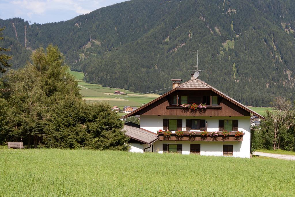 Oberlechnerhof Bed & Breakfast Rasun di Sopra Bagian luar foto