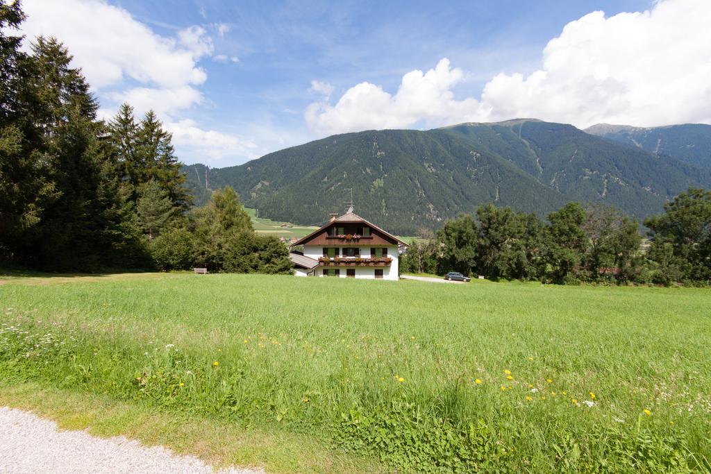 Oberlechnerhof Bed & Breakfast Rasun di Sopra Bagian luar foto
