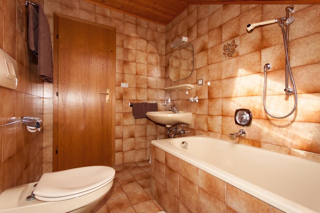 Oberlechnerhof Bed & Breakfast Rasun di Sopra Bagian luar foto